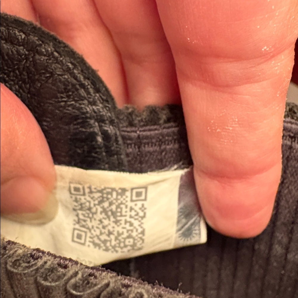 UGG Black‎ Ankle Boots - Picture 5 of 6